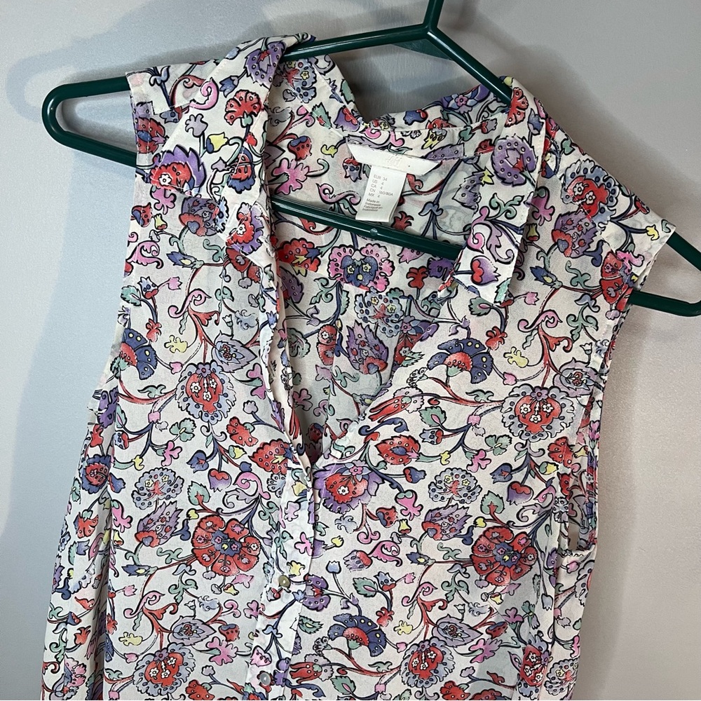 H&M Shear button down - Picture 2 of 6